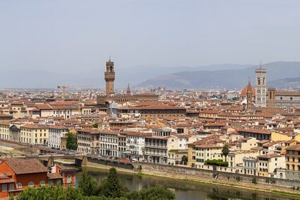 Rome, the ‘Yellow-Reds’ embark on a thrilling train journey to Florence.